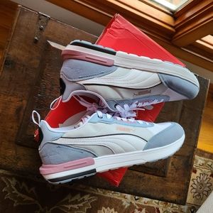 Men's NWT Puma R22 shoes size 11